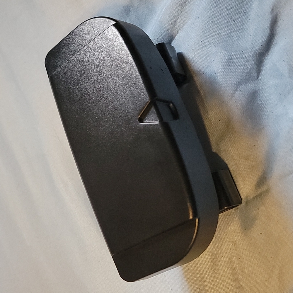 Car visor sunglasses holder